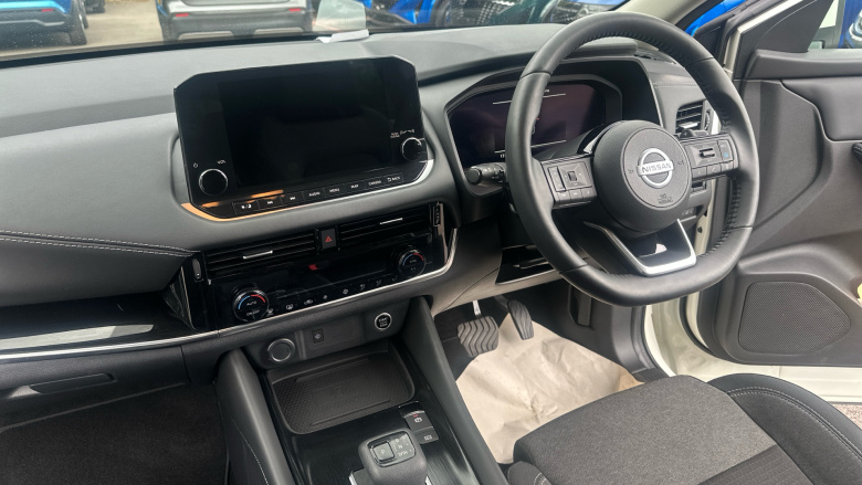 Nissan Qashqai 1.3 DiG-T MH 158 Premiere Edition 5dr Xtronic Petrol Hatchback